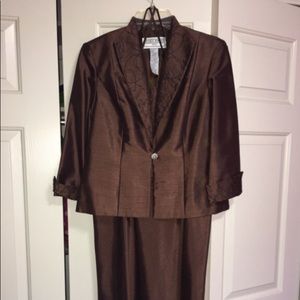 Jessica Howard Petite 3 Piece Dress Suit